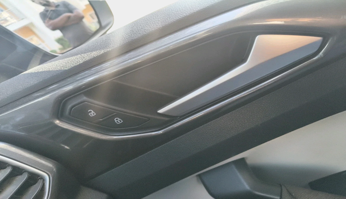 2022 Volkswagen TAIGUN TOPLINE 1.0 TSI AT, Petrol, Automatic, 63,950 km, interior