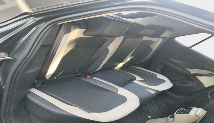 2022 Volkswagen TAIGUN TOPLINE 1.0 TSI AT, Petrol, Automatic, 63,950 km, interior