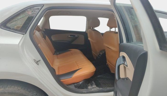 2016 Volkswagen Ameo HIGHLINE1.2L, Petrol, Manual, 38,928 km, interior