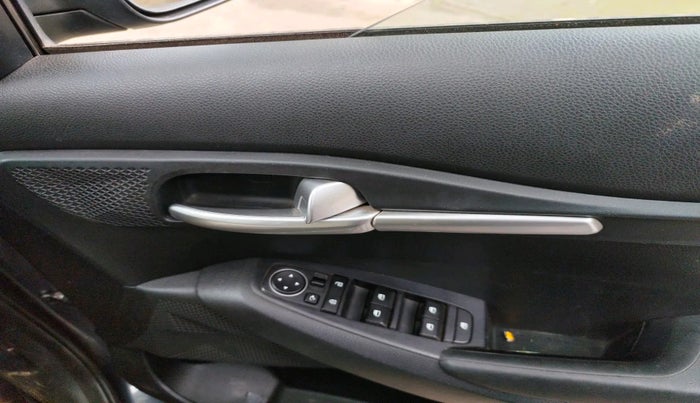 2020 KIA SELTOS HTK PLUS 1.5 DIESEL, Diesel, Manual, 1,50,161 km, interior