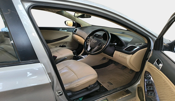 2015 Hyundai Verna FLUIDIC 4S 1.6 VTVT S(O), Petrol, Manual, 44,781 km, interior