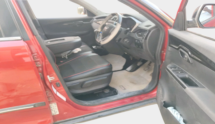 2018 Mahindra KUV 100 NXT K8 D 6 STR DUAL TONE, Diesel, Manual, 95,850 km, interior