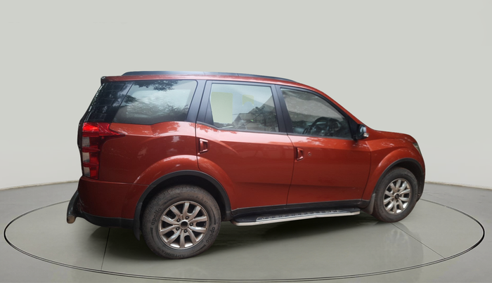2015 Mahindra XUV500 W8, Diesel, Manual, 1,04,939 km, exterior