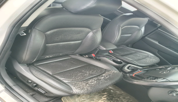 2017 Hyundai New Elantra 1.6 SX (O) AT DIESEL, Diesel, Automatic, 2,32,457 km, interior
