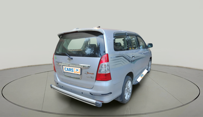 2013 Toyota Innova 2.5 GX 8 STR, Diesel, Manual, 2,62,238 km, exterior