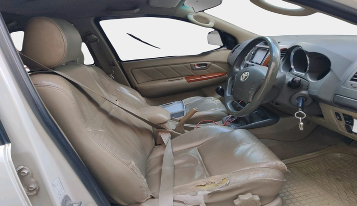 2010 Toyota Fortuner 3.0 4X4 MT, Diesel, Manual, 2,40,748 km, interior