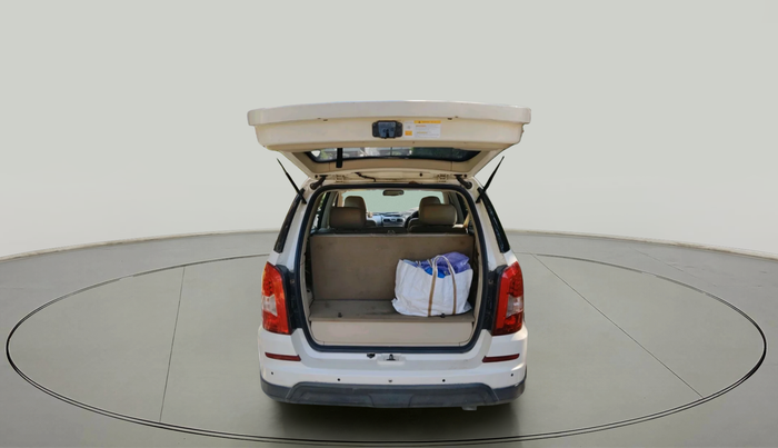 2013 Ssangyong Rexton RX7, Diesel, Automatic, 1,22,157 km, exterior