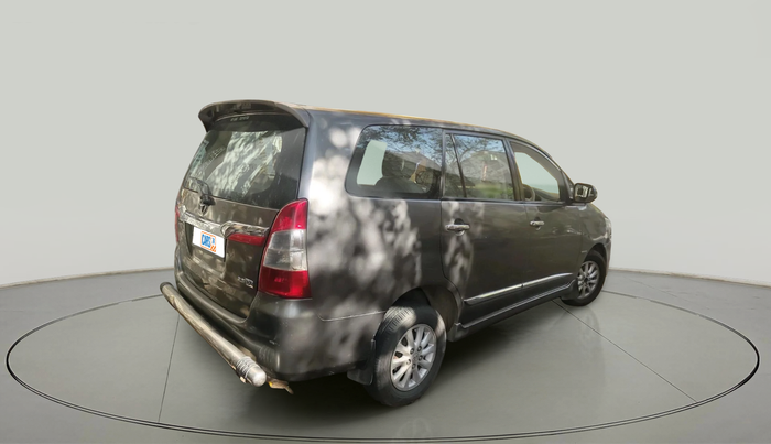 2013 Toyota Innova 2.5 VX 7 STR, Diesel, Manual, 1,29,998 km, exterior