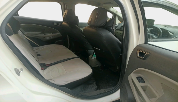 2015 Ford Ecosport TITANIUM 1.5L DIESEL, Diesel, Manual, 1,03,442 km, interior