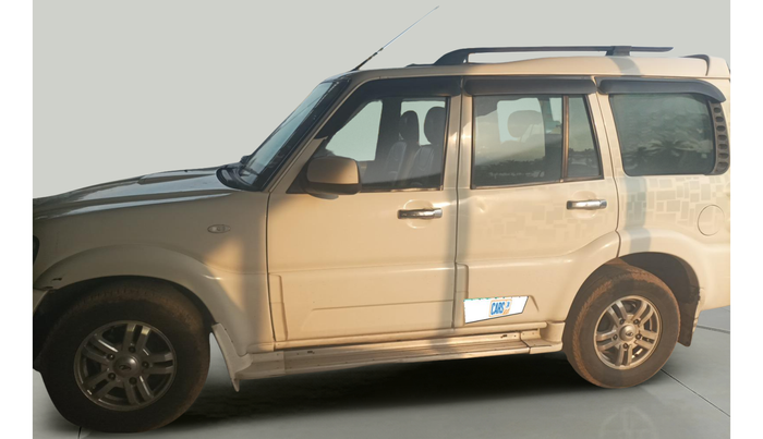 2014 Mahindra Scorpio VLX 2WD, Diesel, Manual, 1,51,978 km, exterior