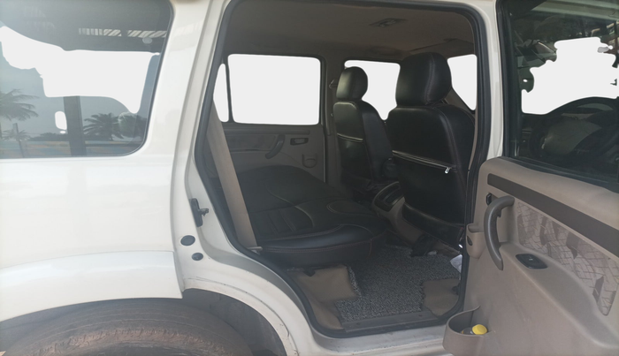 2014 Mahindra Scorpio VLX 2WD, Diesel, Manual, 1,51,978 km, interior
