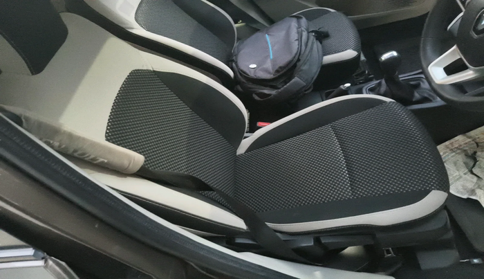 2022 Renault TRIBER RXZ AMT, Petrol, Automatic, 33,642 km, interior