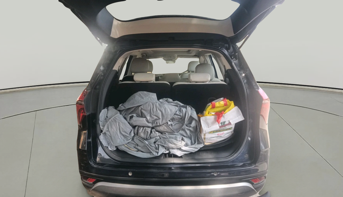 2022 Mahindra XUV700 AX 7 P AT 7 STR, Petrol, Automatic, 40,384 km, exterior