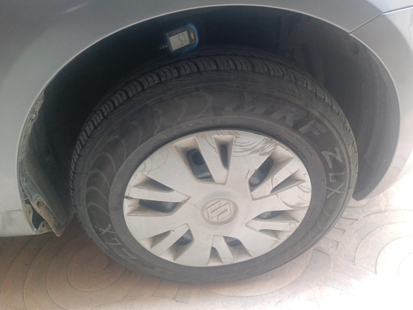 2012 Maruti Swift VDI, Diesel, Manual, 75,458 km, tyre