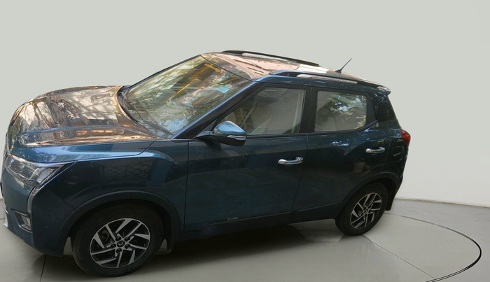 2023 Mahindra XUV300 W8 (O) 1.2 PETROL AMT, Petrol, Automatic, 38,986 km, exterior