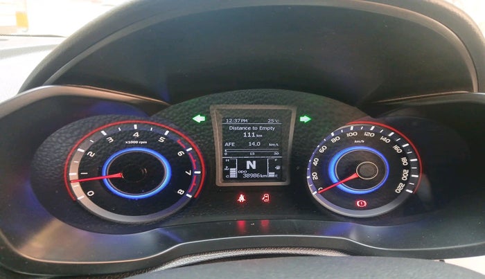 2023 Mahindra XUV300 W8 (O) 1.2 PETROL AMT, Petrol, Automatic, 38,986 km, interior