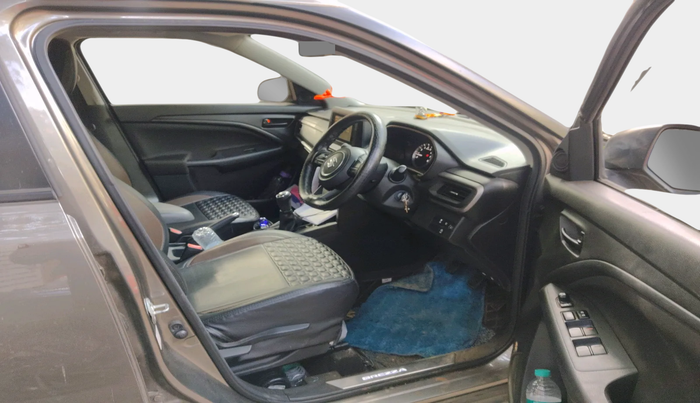 2023 Maruti BREZZA VXI SMART HYBRID, Petrol, Manual, 28,242 km, interior