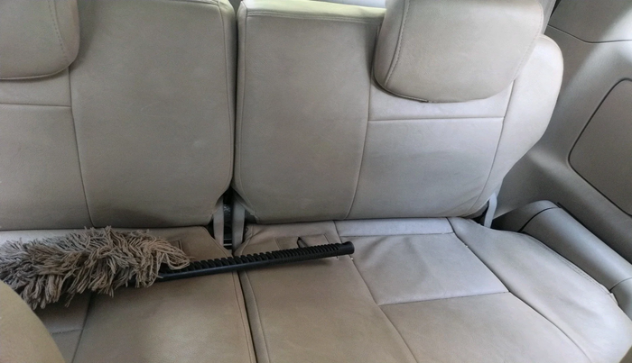 2014 Toyota Innova 2.5 VX 8 STR, Diesel, Manual, 1,84,910 km, interior