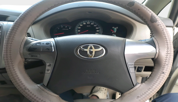 2014 Toyota Innova 2.5 VX 8 STR, Diesel, Manual, 1,84,910 km, interior