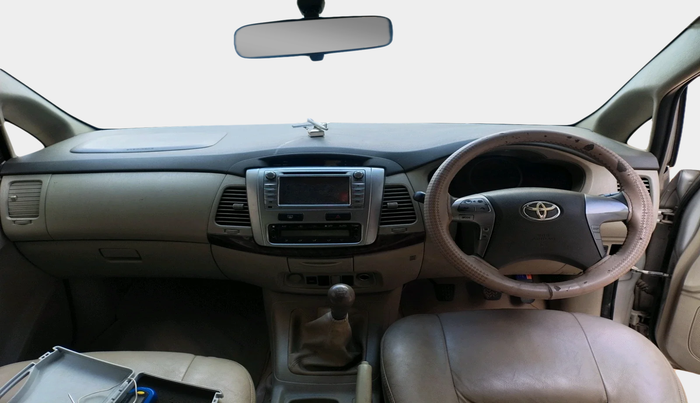 2014 Toyota Innova 2.5 VX 8 STR, Diesel, Manual, 1,84,910 km, interior