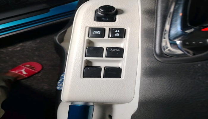 2017 Maruti IGNIS ALPHA 1.2, Petrol, Manual, 75,562 km, interior