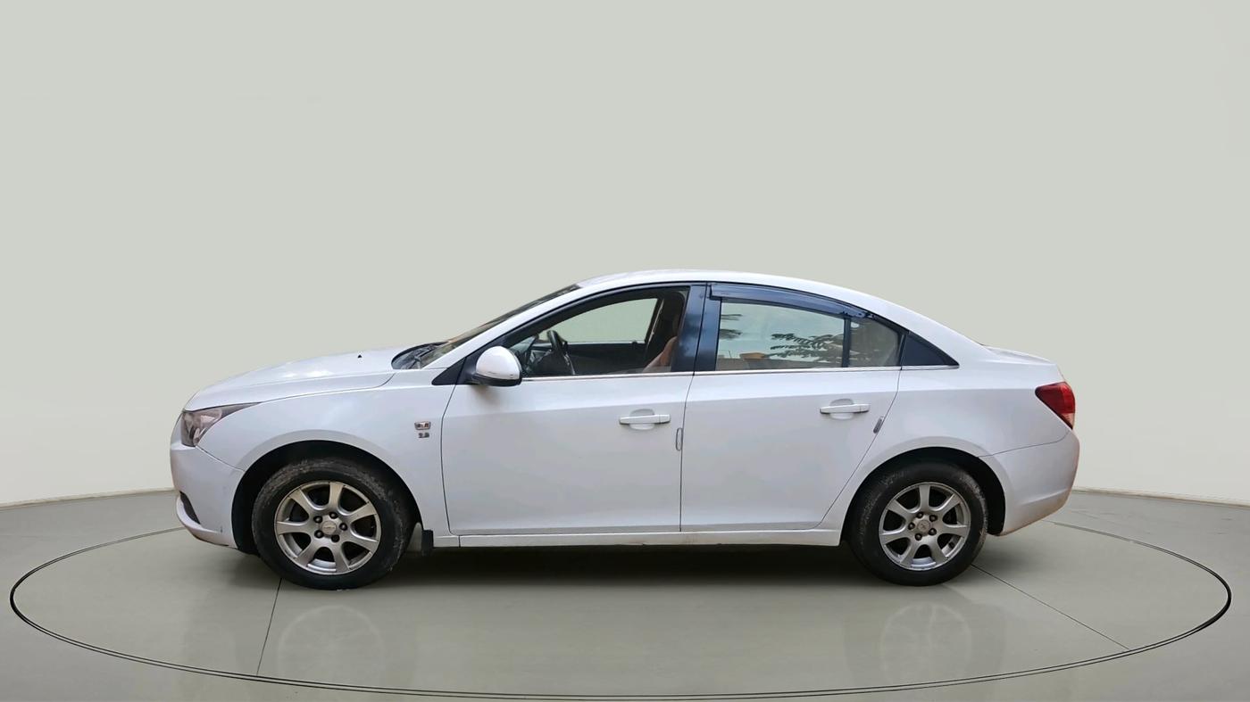 2010 Chevrolet Cruze LT, Diesel, Manual, 99,515 km, exterior