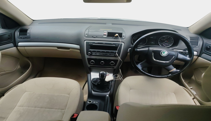 2011 Skoda Laura AMBIENTE 1.8 TSI, Petrol, Manual, 87,753 km, interior