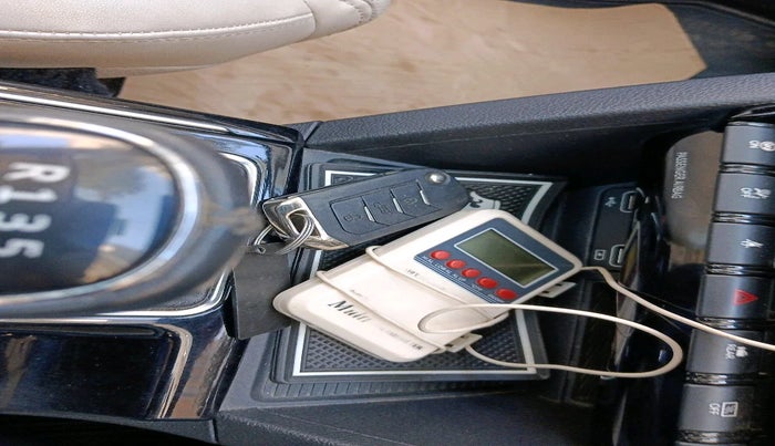 2021 Mahindra XUV700 AX 7 P MT 7 STR, Petrol, Manual, 42,484 km, interior