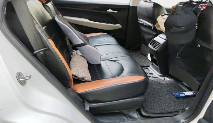 2021 MG HECTOR PLUS STYLE 2.0 DIESEL TURBO MT 7-STR, Diesel, Manual, 60,339 km, interior