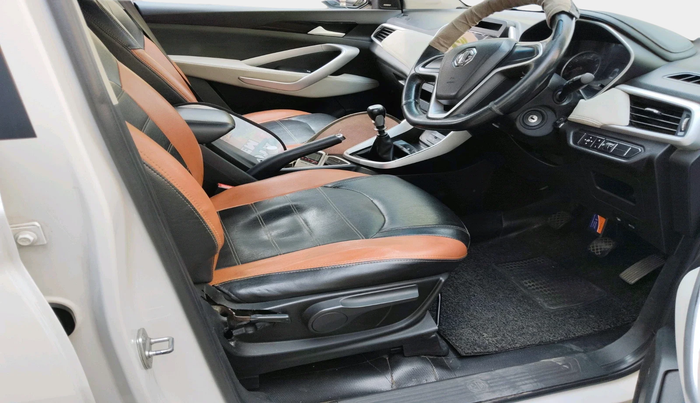 2021 MG HECTOR PLUS STYLE 2.0 DIESEL TURBO MT 7-STR, Diesel, Manual, 60,339 km, interior