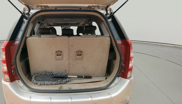 2015 Mahindra XUV500 W10, Diesel, Manual, 94,624 km, exterior