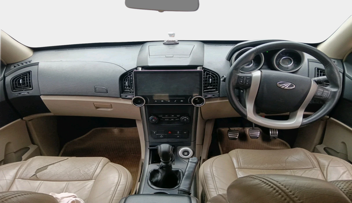 2015 Mahindra XUV500 W10, Diesel, Manual, 94,624 km, interior