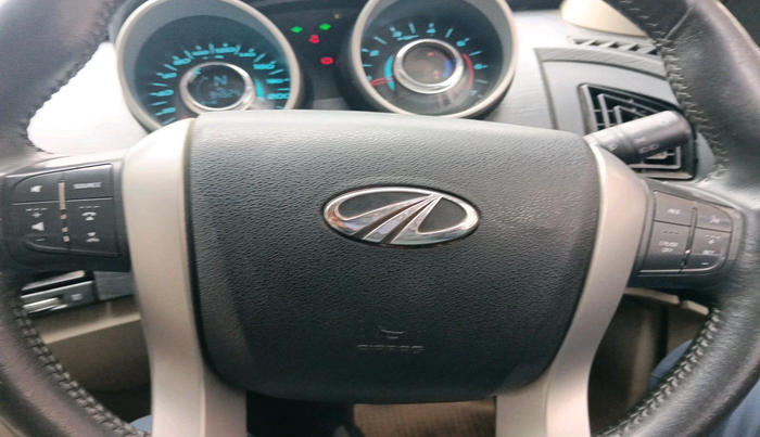 2015 Mahindra XUV500 W10, Diesel, Manual, 94,624 km, interior