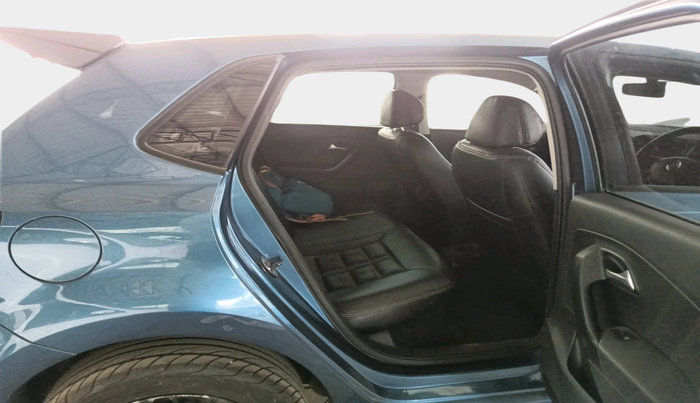 2017 Volkswagen Polo COMFORTLINE 1.2L, Petrol, Manual, 66,016 km, interior