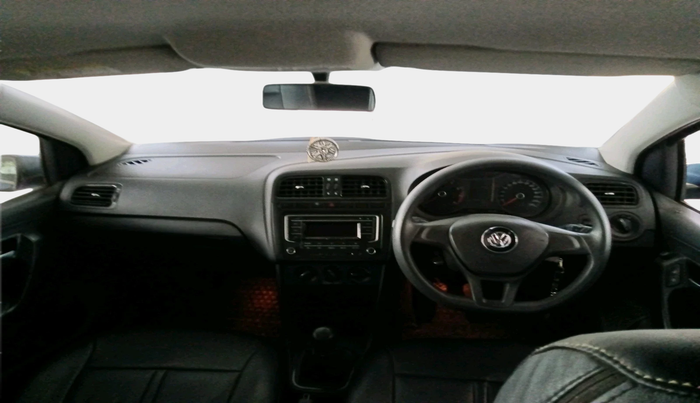 2017 Volkswagen Polo COMFORTLINE 1.2L, Petrol, Manual, 66,016 km, interior