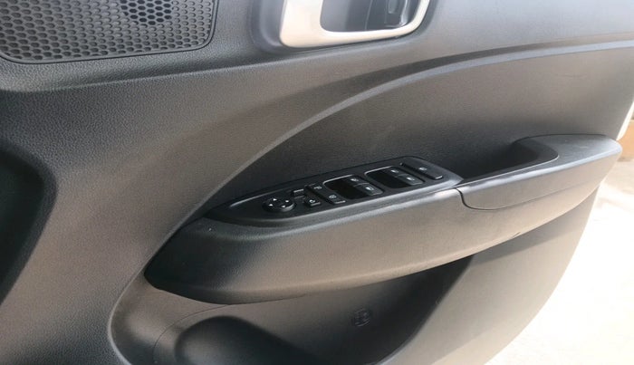 2021 Hyundai VENUE SX 1.0 TURBO, Petrol, Manual, 54,252 km, interior