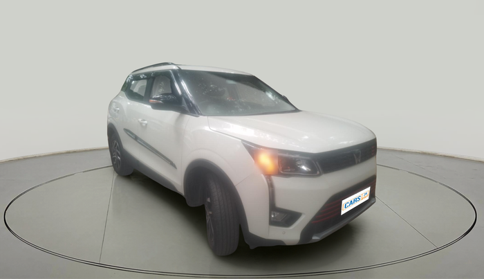 2023 Mahindra XUV300 W8 (O) 1.2 PETROL, Petrol, Manual, 12,382 km, exterior
