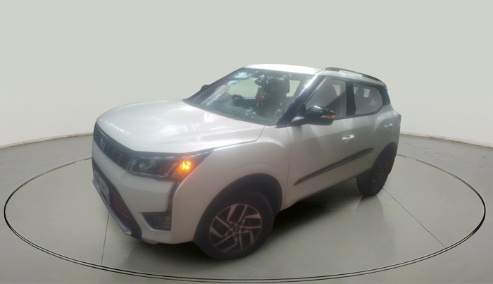2023 Mahindra XUV300 W8 (O) 1.2 PETROL, Petrol, Manual, 12,382 km, exterior