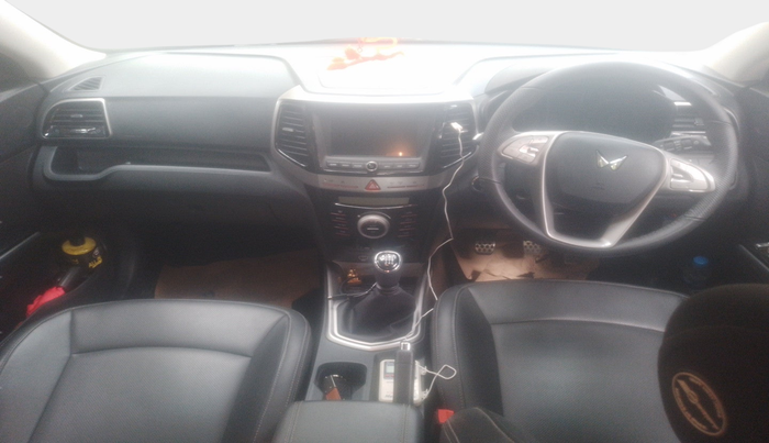 2023 Mahindra XUV300 W8 (O) 1.2 PETROL, Petrol, Manual, 12,382 km, interior