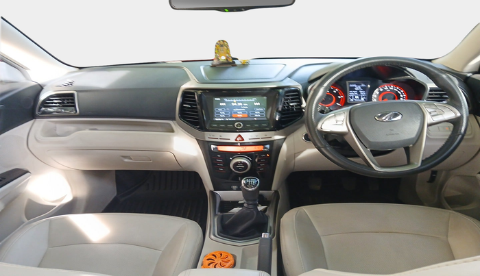 2021 Mahindra XUV300 W8 (O) 1.5 DIESEL, Diesel, Manual, 30,664 km, interior