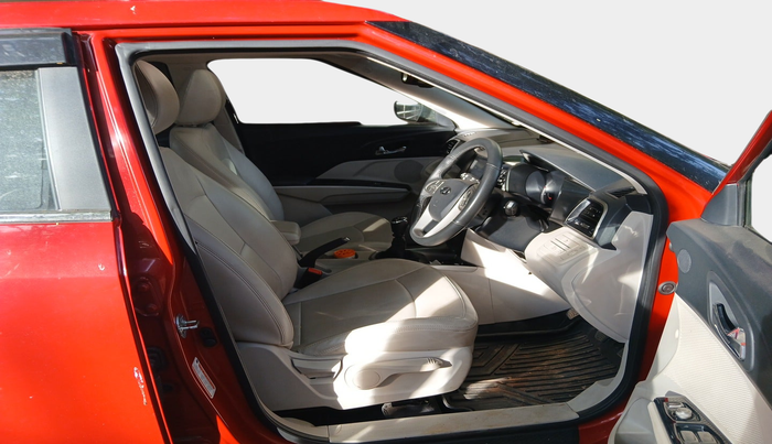 2021 Mahindra XUV300 W8 (O) 1.5 DIESEL, Diesel, Manual, 30,664 km, interior