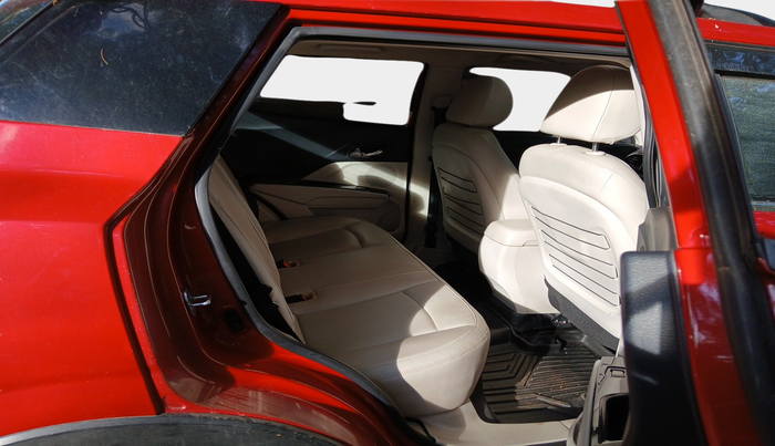 2021 Mahindra XUV300 W8 (O) 1.5 DIESEL, Diesel, Manual, 30,664 km, interior