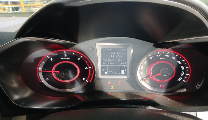 2021 Mahindra XUV300 W8 (O) 1.5 DIESEL, Diesel, Manual, 30,664 km, interior