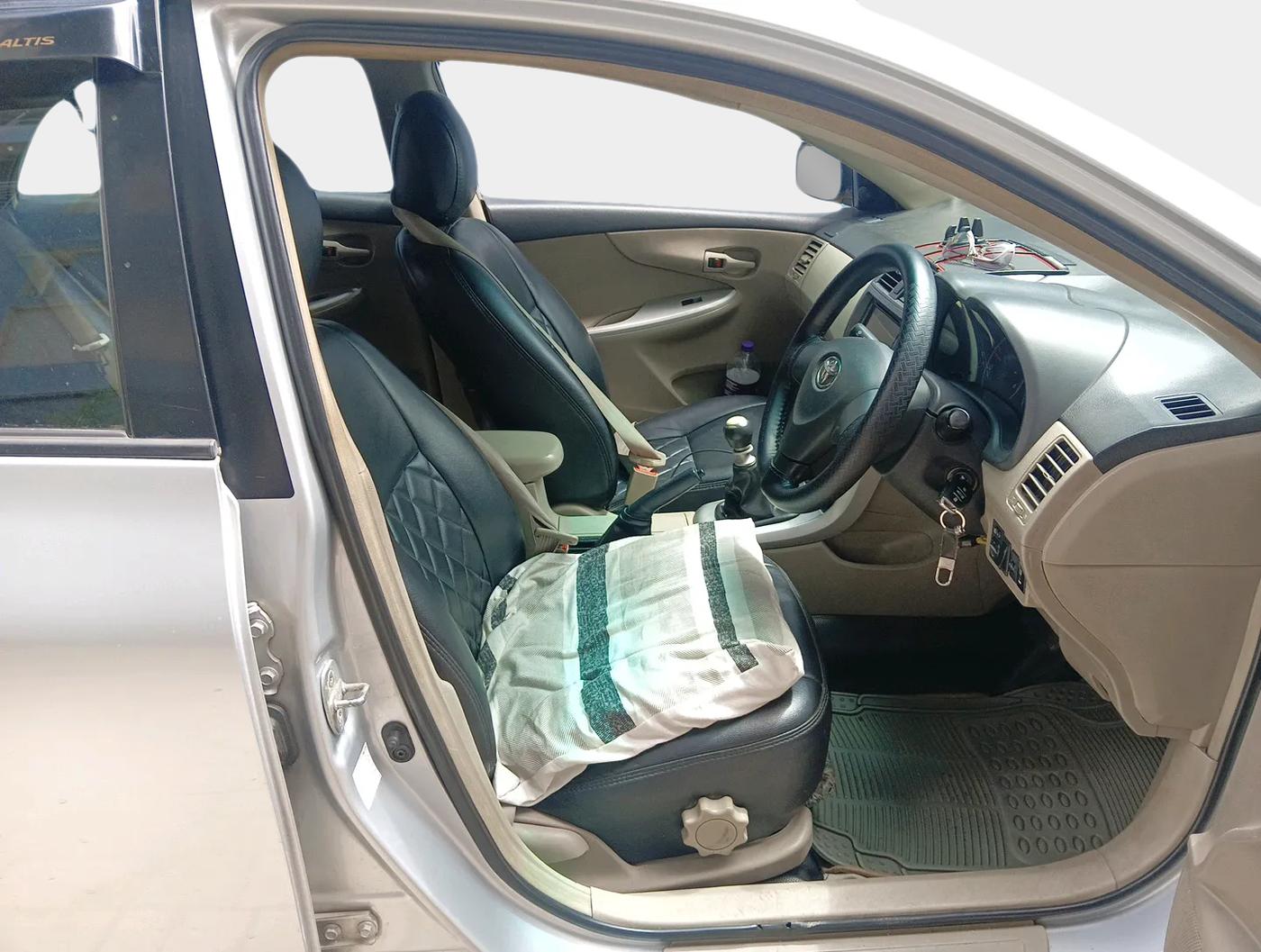 2012 Toyota Corolla Altis J DIESEL, Diesel, Manual, 1,84,849 km, interior