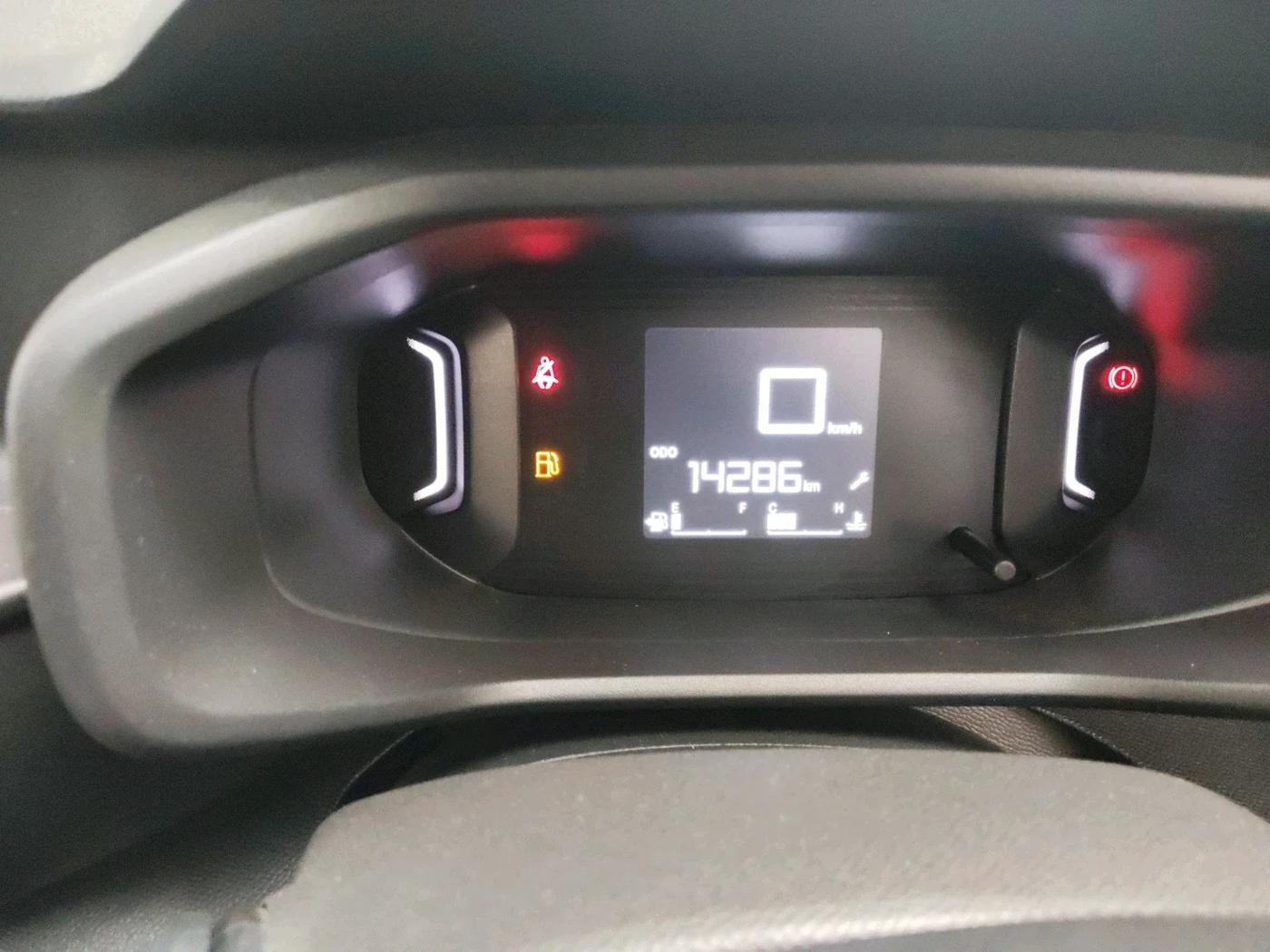 2023 CITROEN C3 FEEL 1.2, Petrol, Manual, 14,286 km, interior