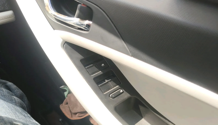 2024 Tata NEXON CREATIVE PLUS 1.2 REVOTRON 7 DCA DT, Petrol, Automatic, 20,305 km, interior