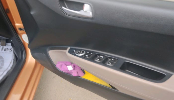 2016 Hyundai Grand i10 ASTA (O) AT 1.2 KAPPA VTVT, Petrol, Automatic, 32,141 km, interior