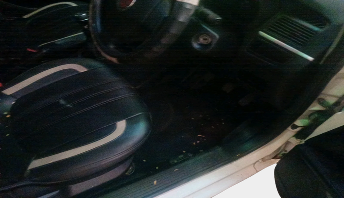 2012 Fiat Grand Punto ACTIVE 1.3, Diesel, Manual, 1,00,350 km, interior