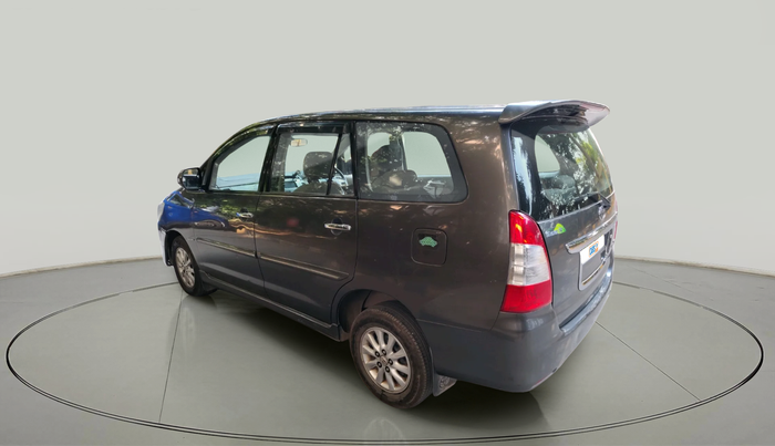 2012 Toyota Innova VX 2.5 8 STR, Diesel, Manual, 1,18,032 km, exterior