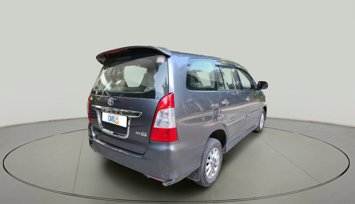 2012 Toyota Innova VX 2.5 8 STR, Diesel, Manual, 1,18,032 km, exterior